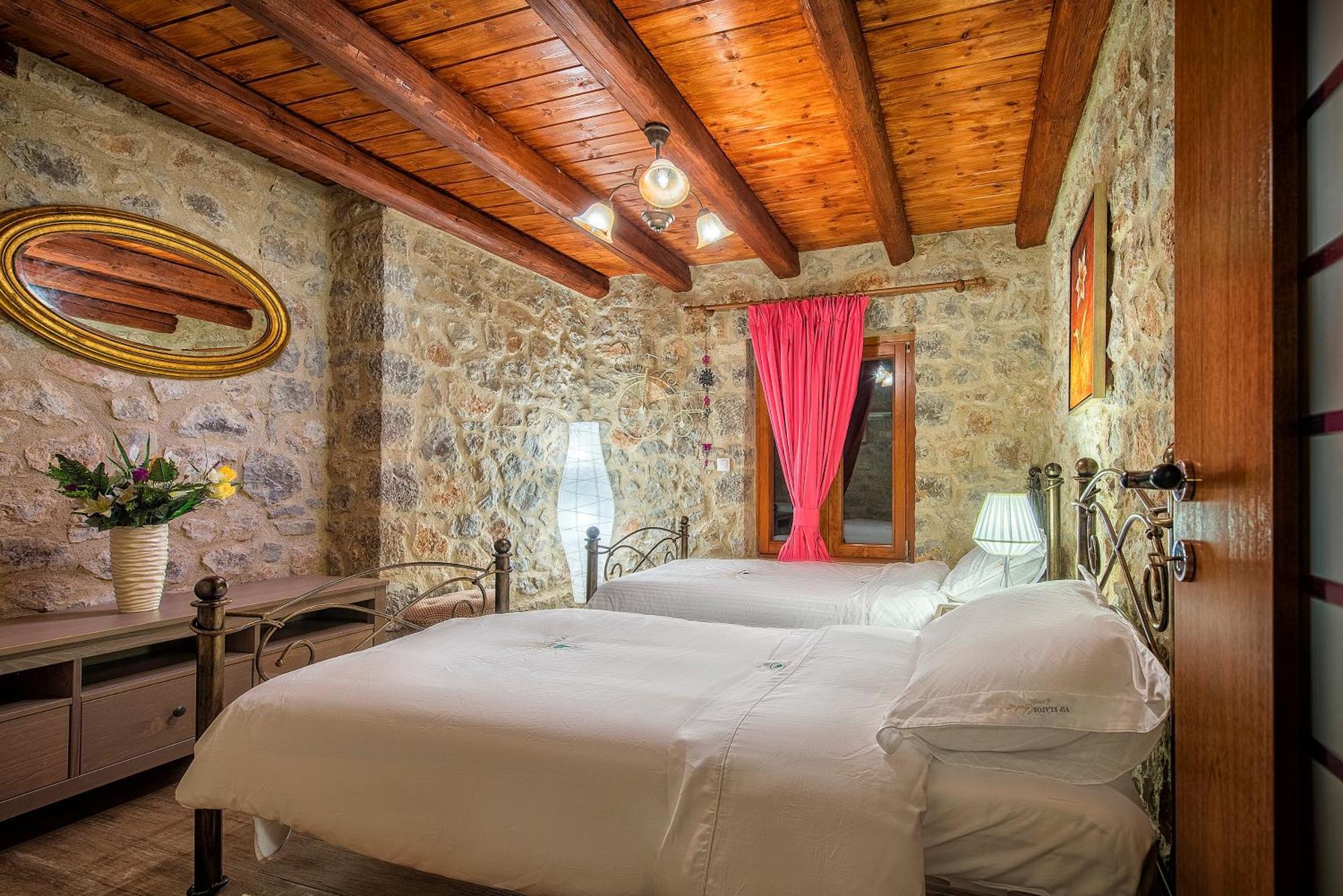 Vip Chalet 4 Seasons Arachova Oda fotoğraf
